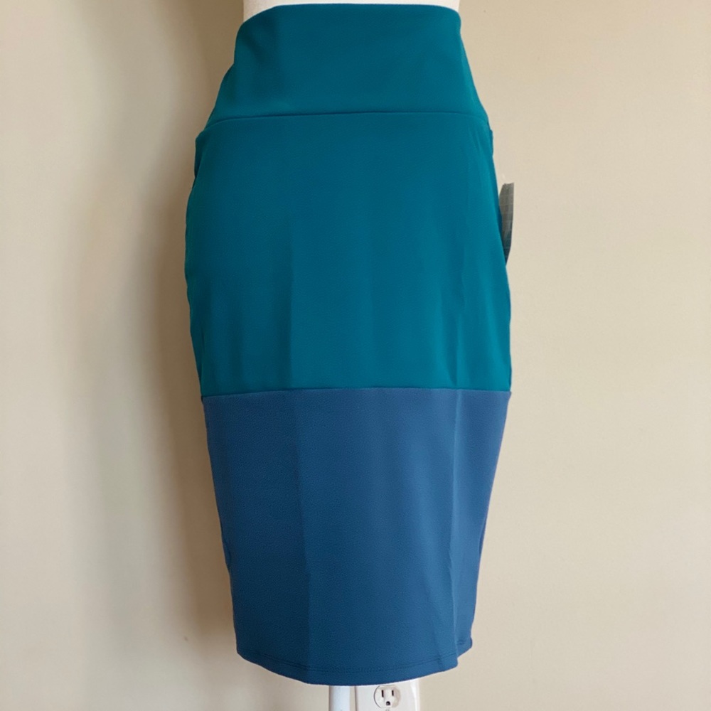 💕 2/$25 SALE  LuLaRoe CASSIE size LARGE (14-16)